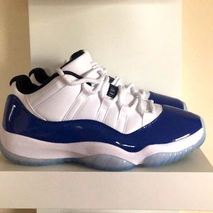 Jordan 11 Low White Concord